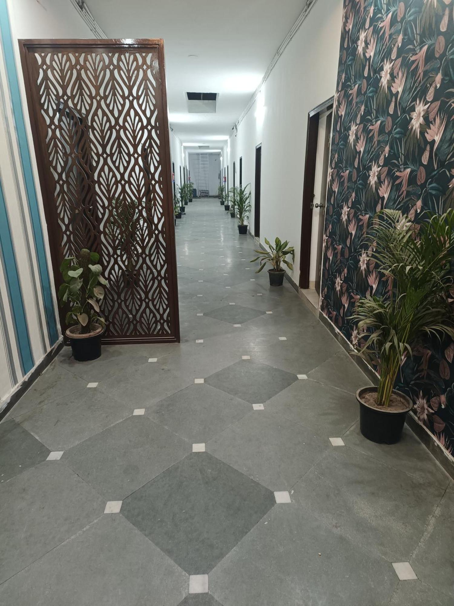 Hotel O Sweet Palace New Delhi Ngoại thất bức ảnh