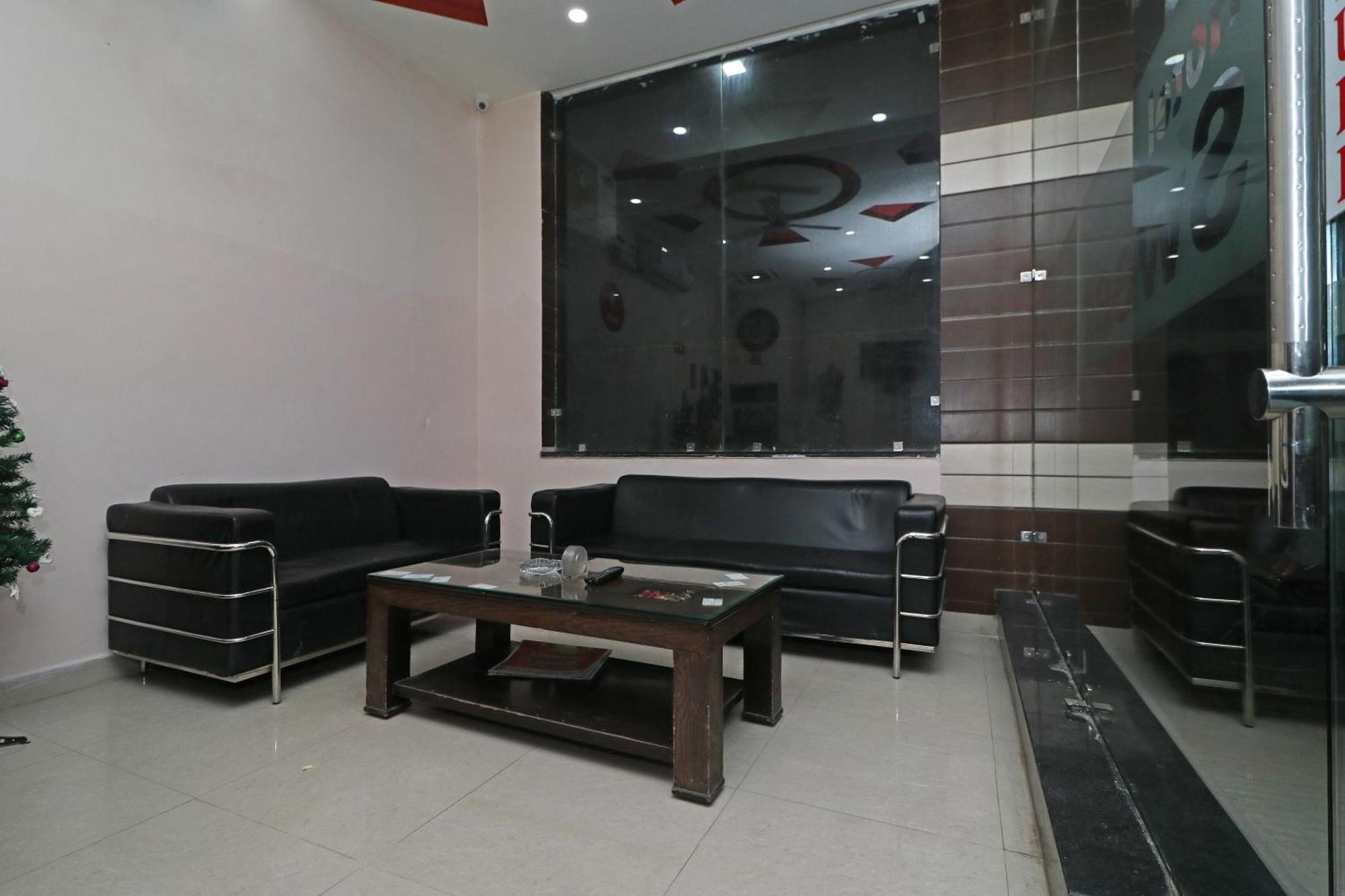 Hotel O Sweet Palace New Delhi Ngoại thất bức ảnh